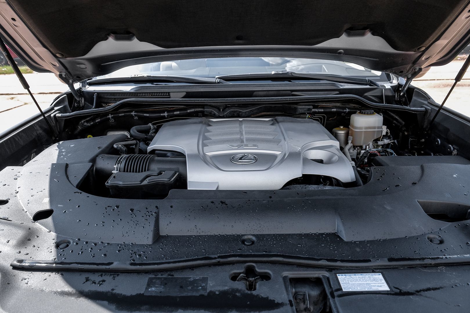 2016 Lexus LX 570 photo 47