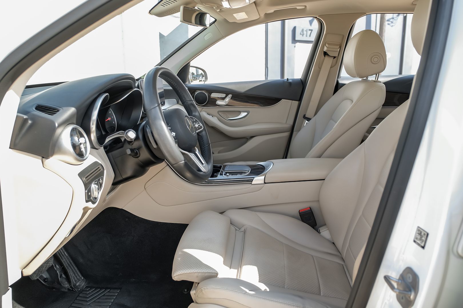 2020 Mercedes Benz GLC 300 photo 2