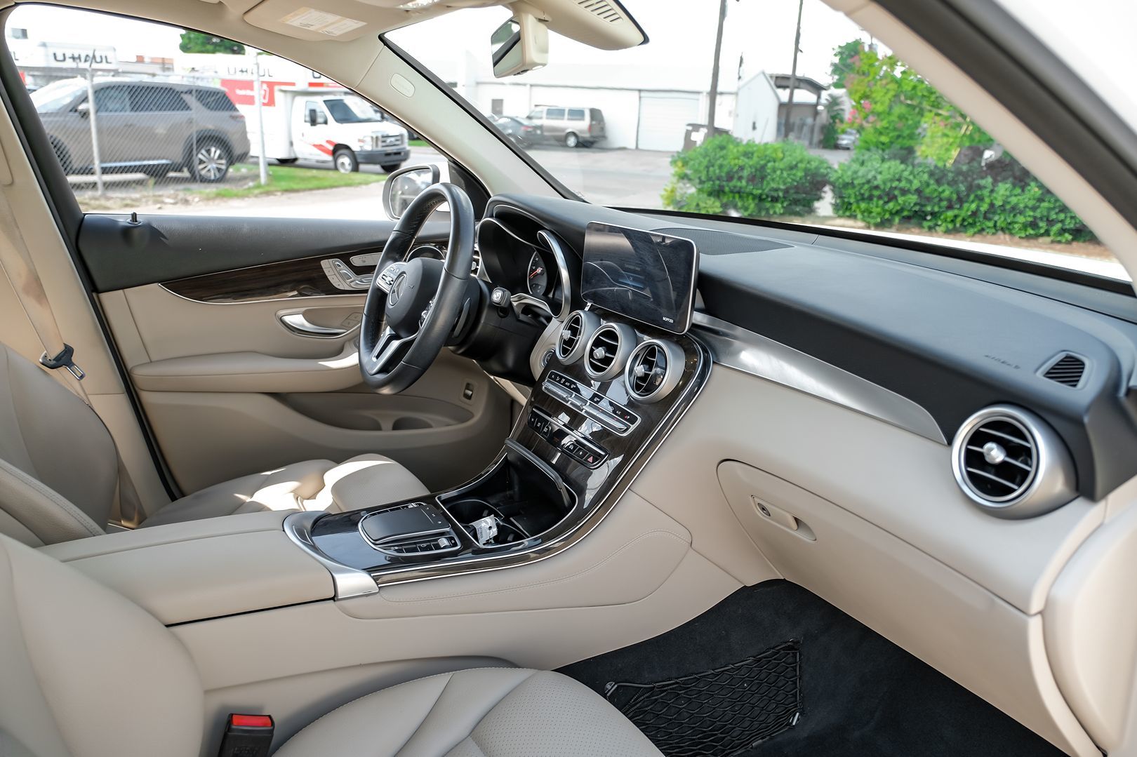 2020 Mercedes Benz GLC 300 photo 8