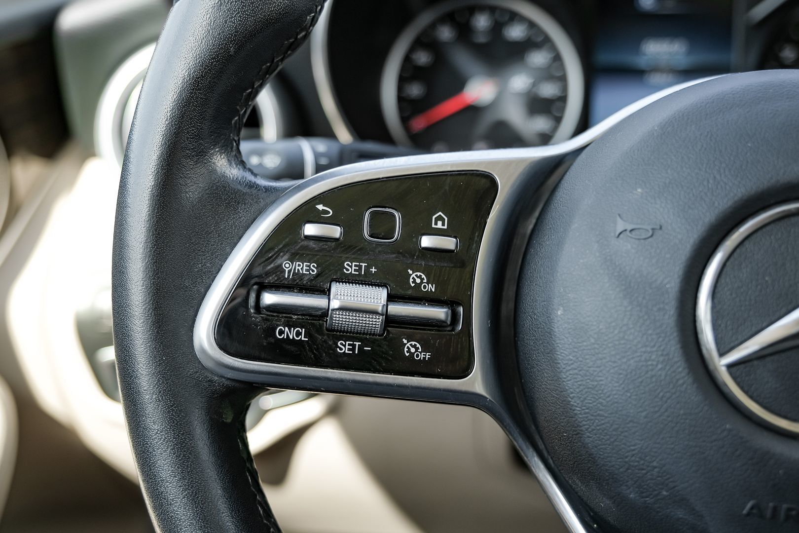 2020 Mercedes Benz GLC 300 photo 11