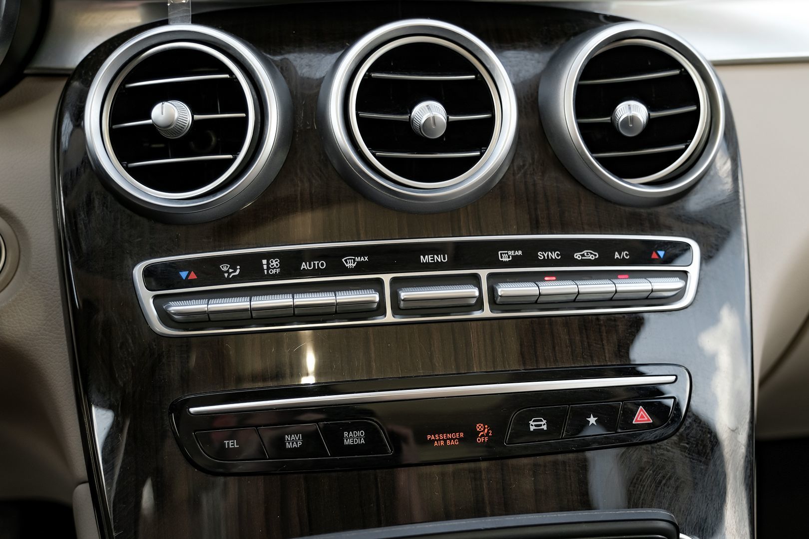 2020 Mercedes Benz GLC 300 photo 19