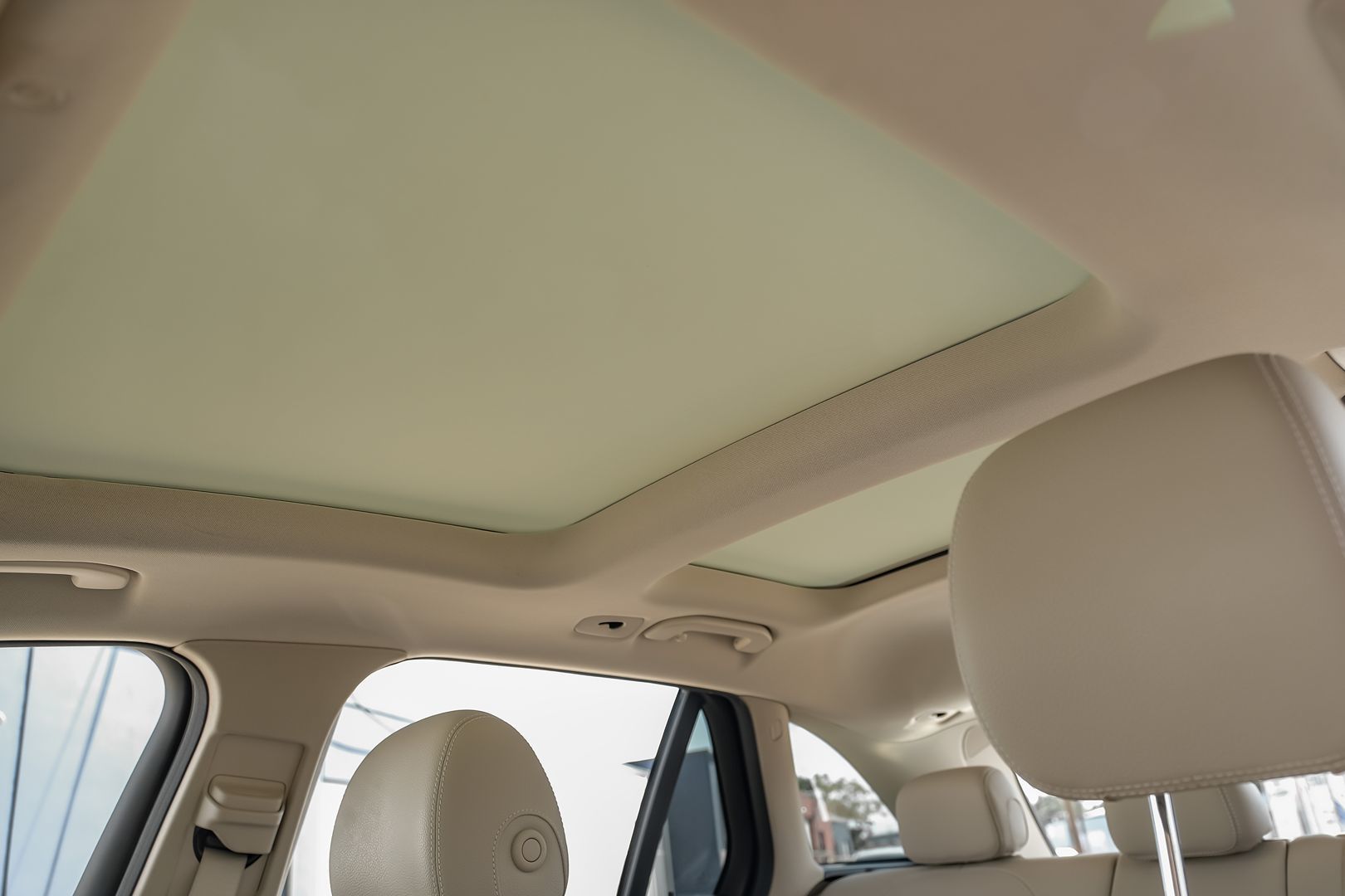 2020 Mercedes Benz GLC 300 photo 23