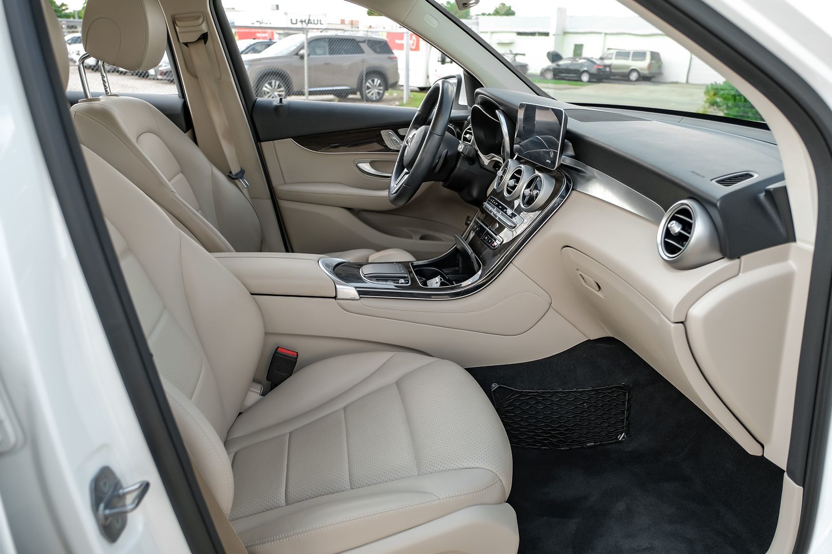 2020 Mercedes Benz GLC 300 photo 25