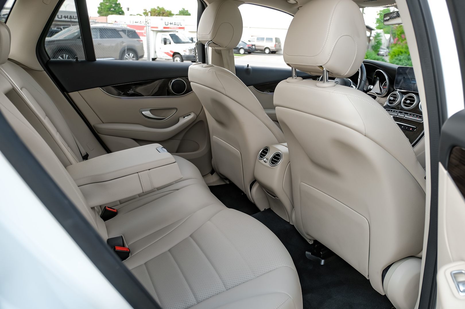 2020 Mercedes Benz GLC 300 photo 28