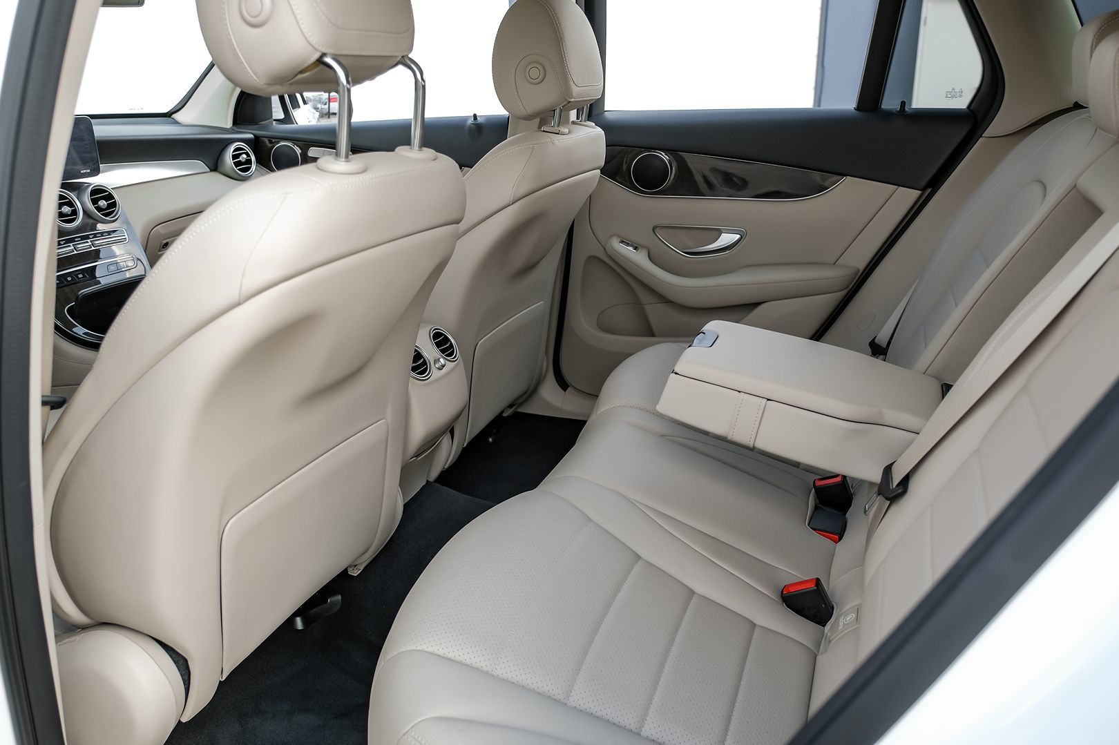 2020 Mercedes Benz GLC 300 photo 29