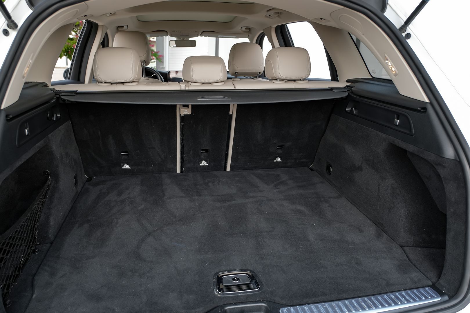 2020 Mercedes Benz GLC 300 photo 47