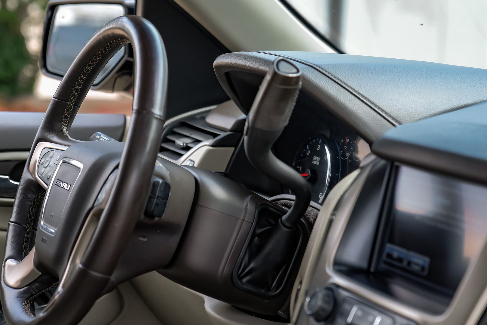 2017 Gmc Yukon Denali photo 16