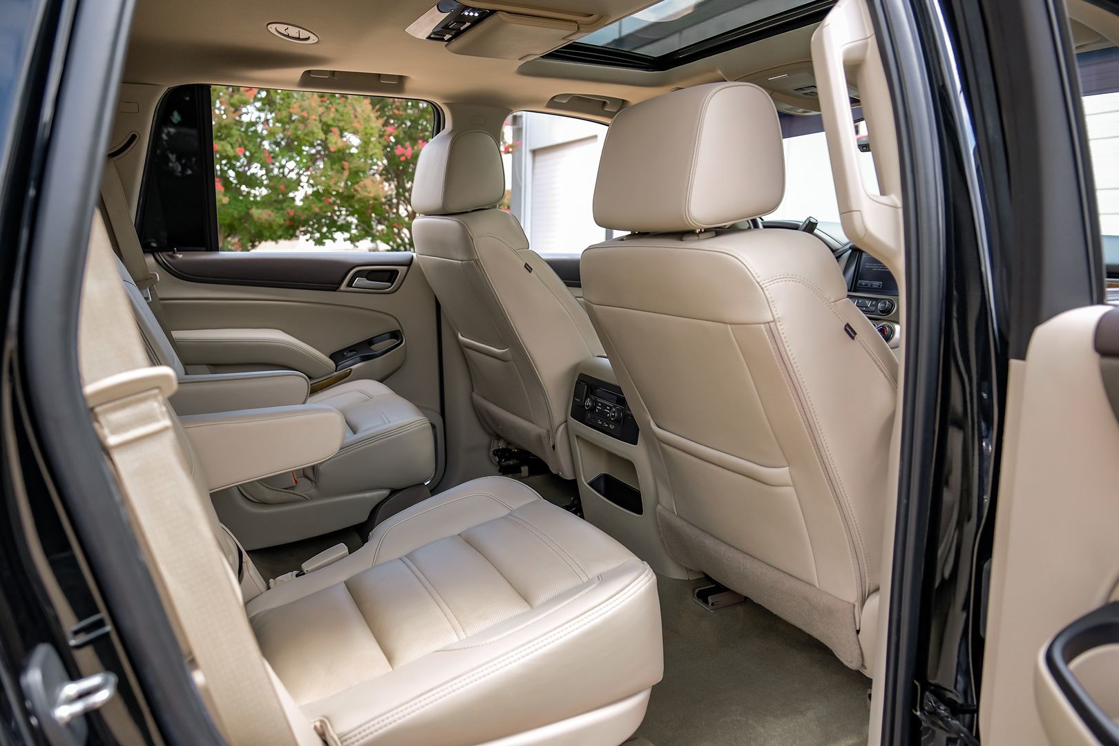 2017 Gmc Yukon Denali photo 35