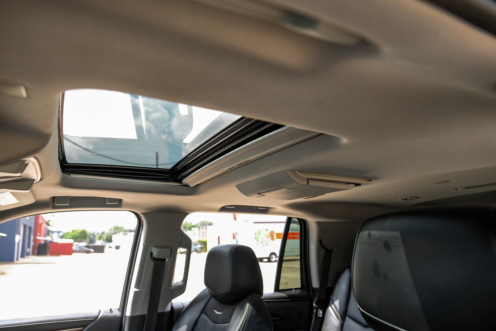 2018 Cadillac Escalade Luxury photo 4