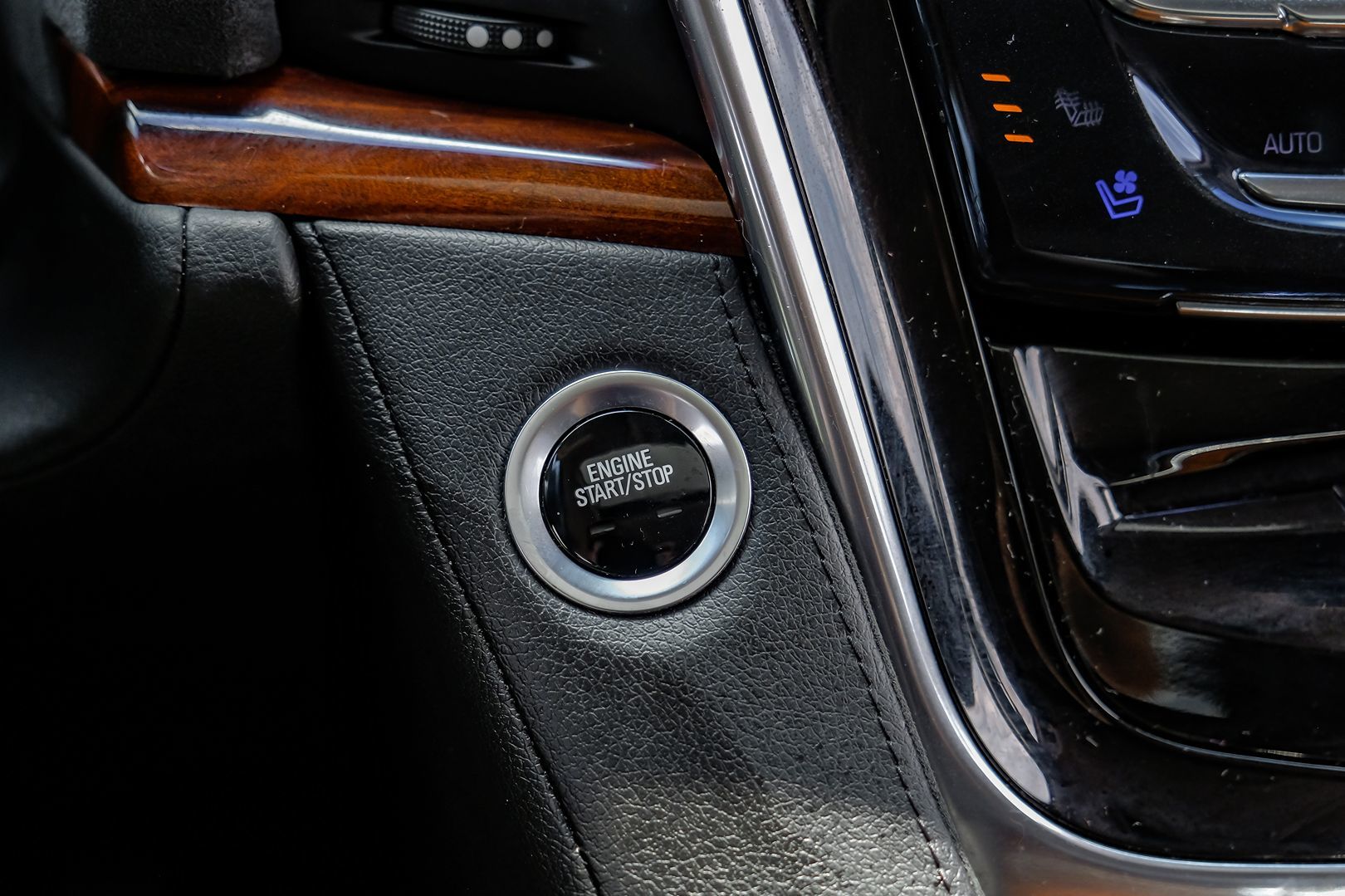 2018 Cadillac Escalade Luxury photo 22