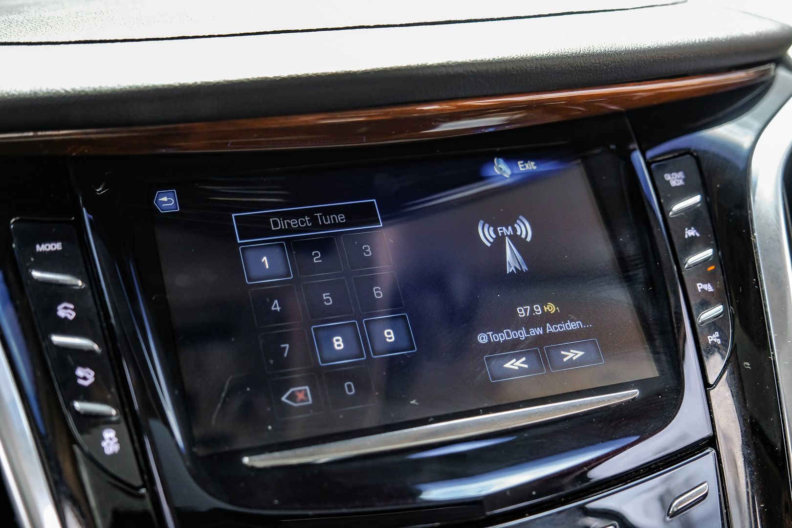 2018 Cadillac Escalade Luxury photo 27