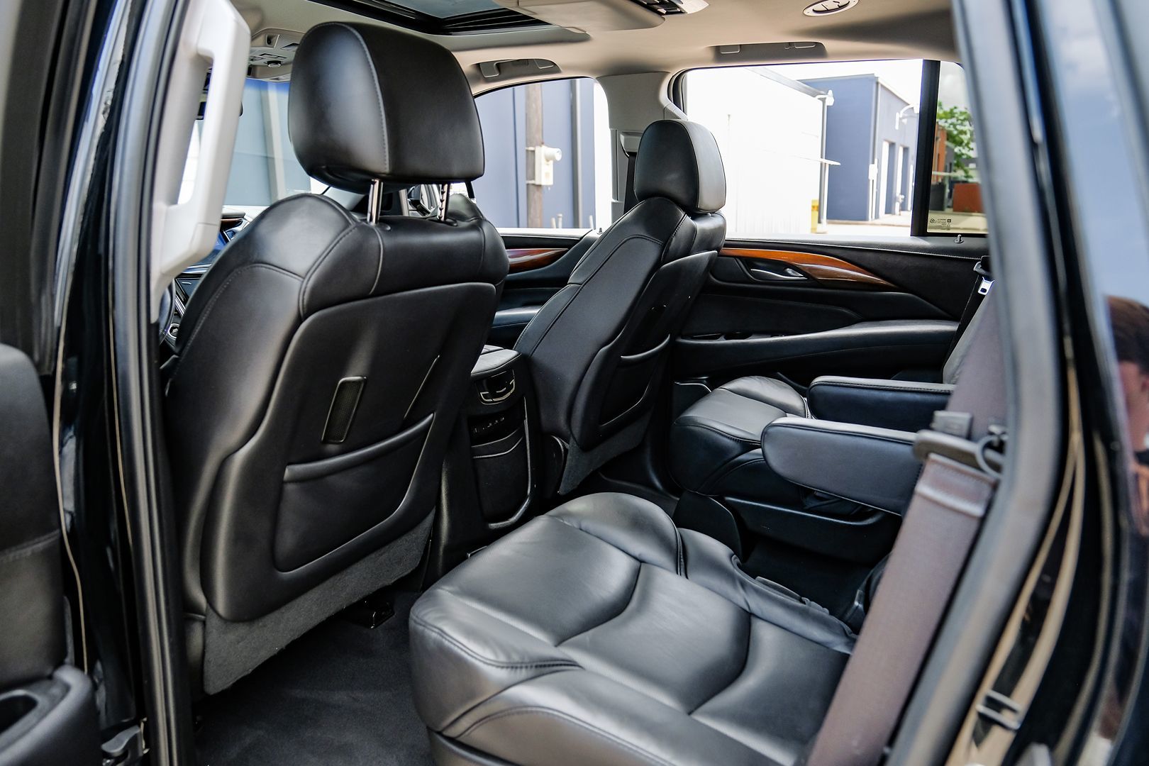 2018 Cadillac Escalade Luxury photo 34