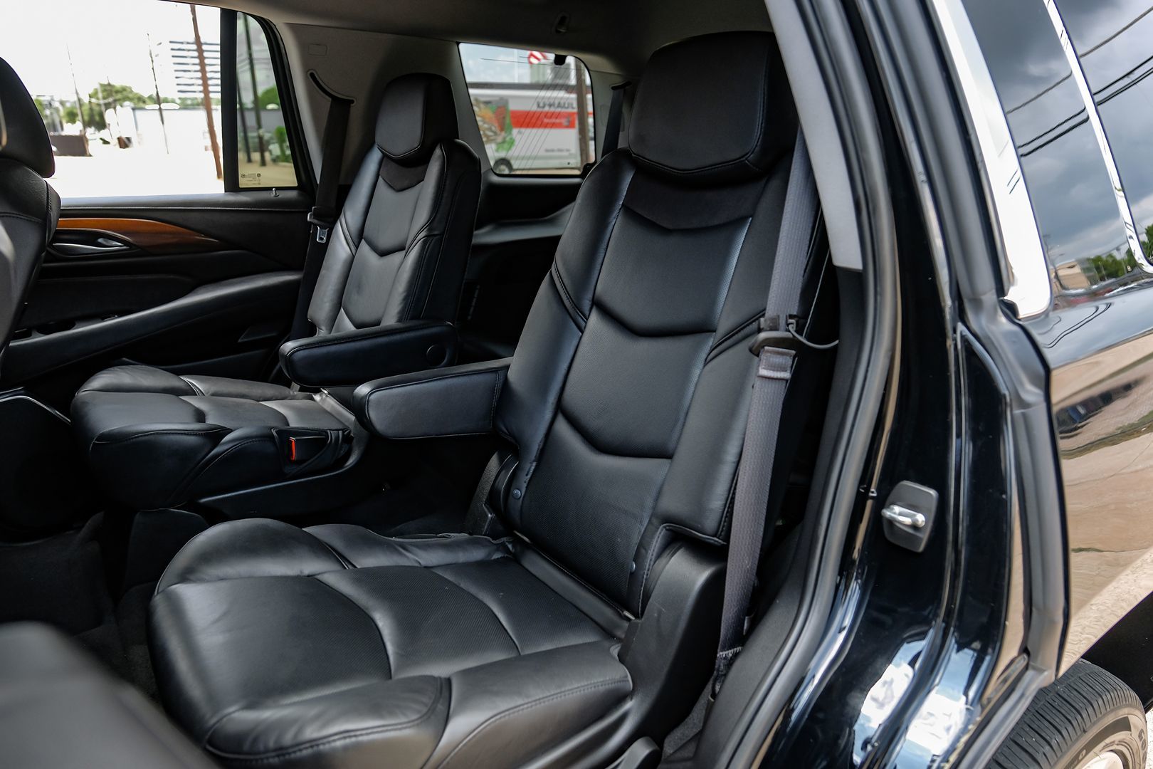 2018 Cadillac Escalade Luxury photo 35