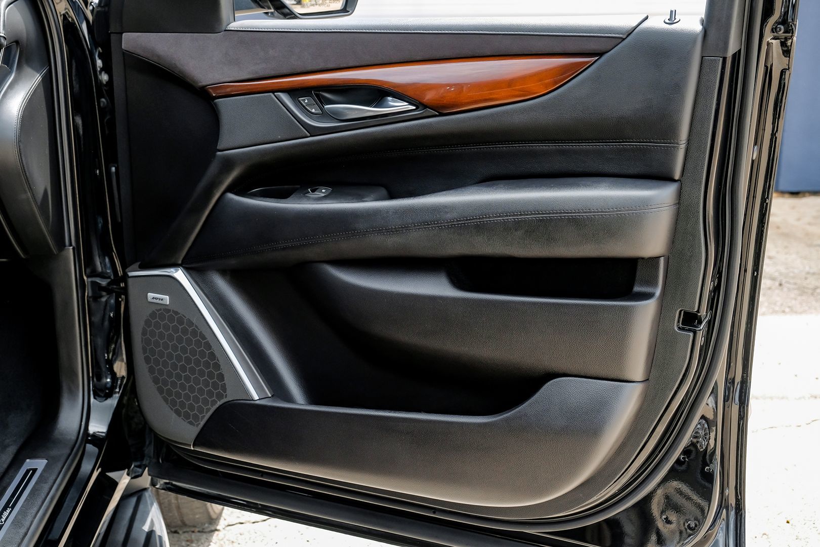 2018 Cadillac Escalade Luxury photo 39