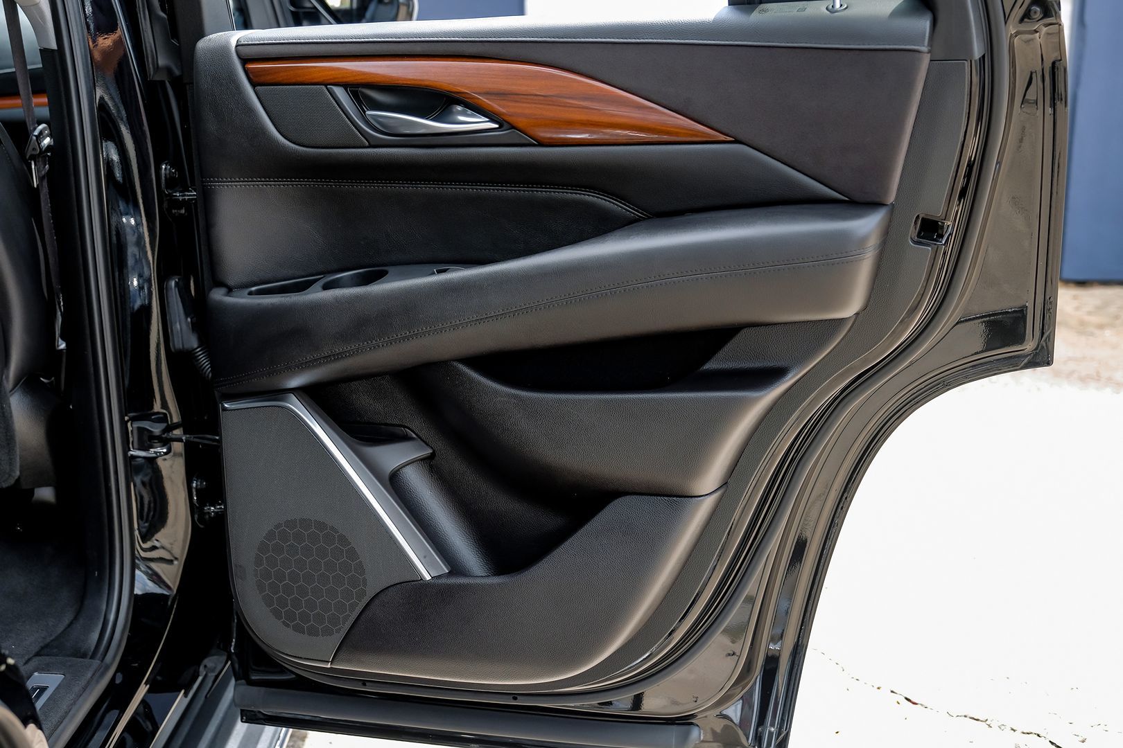 2018 Cadillac Escalade Luxury photo 40
