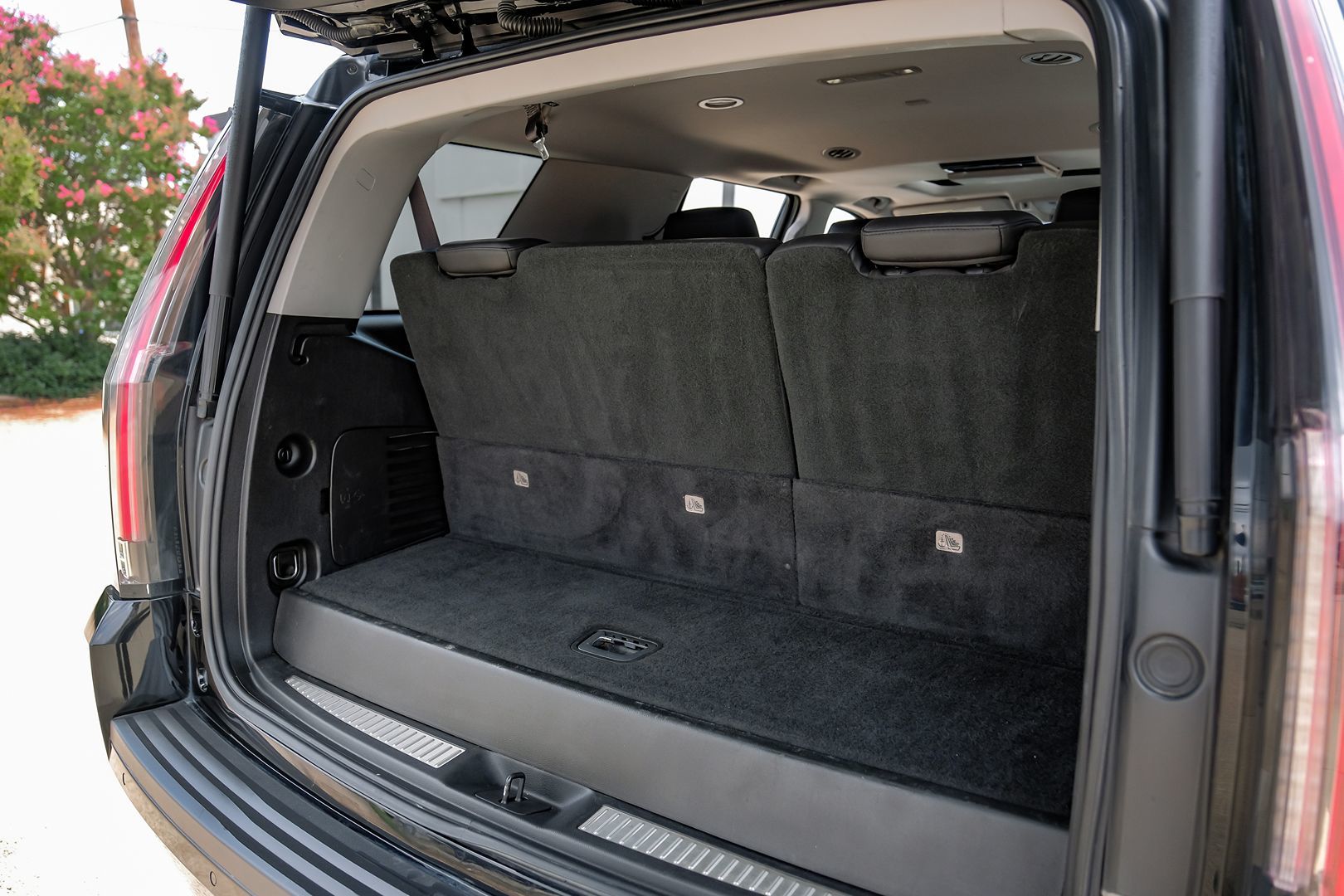 2018 Cadillac Escalade Luxury photo 45