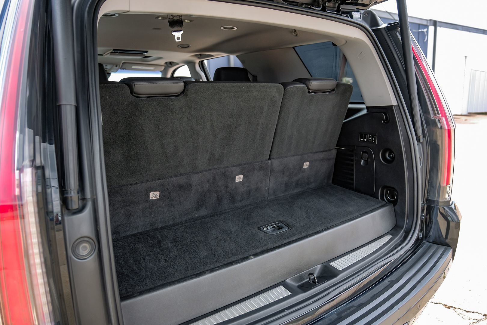 2018 Cadillac Escalade Luxury photo 46