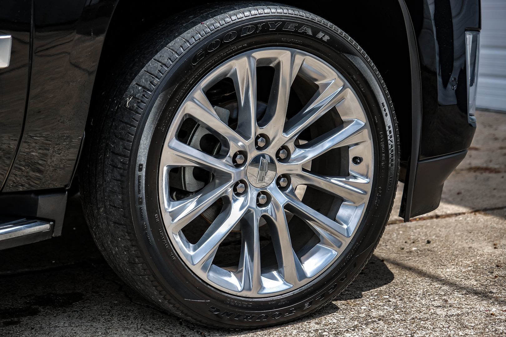 2018 Cadillac Escalade Luxury photo 48