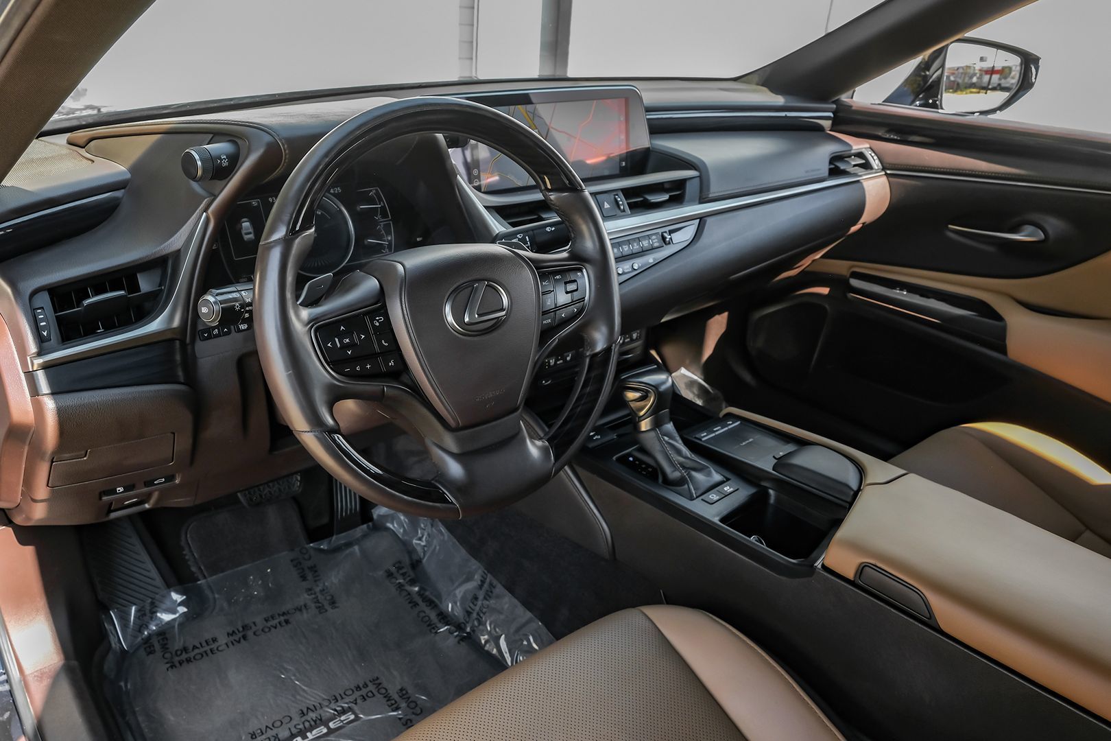 2021 Lexus ES 300h photo 2