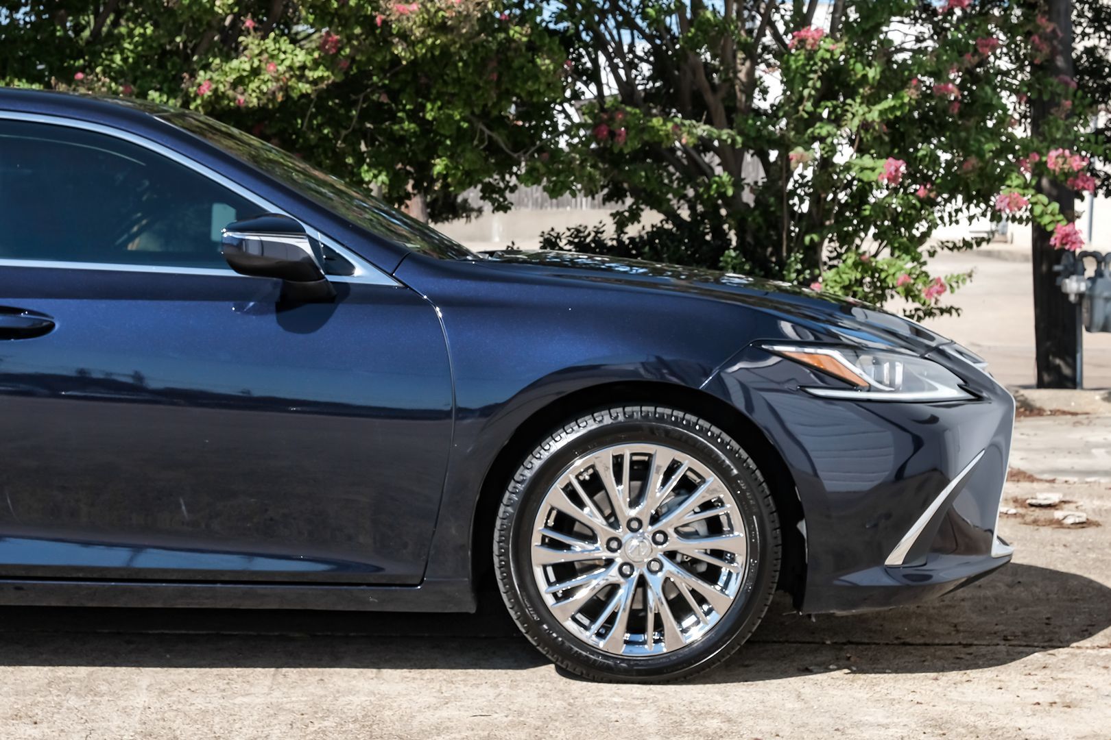 2021 Lexus ES 300h photo 11
