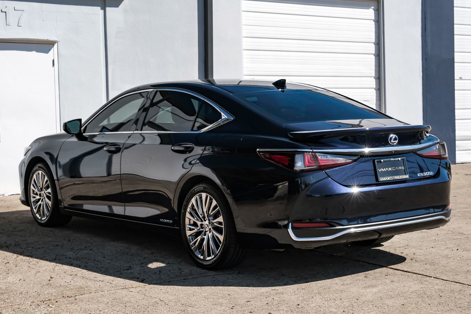 2021 Lexus ES 300h photo 14