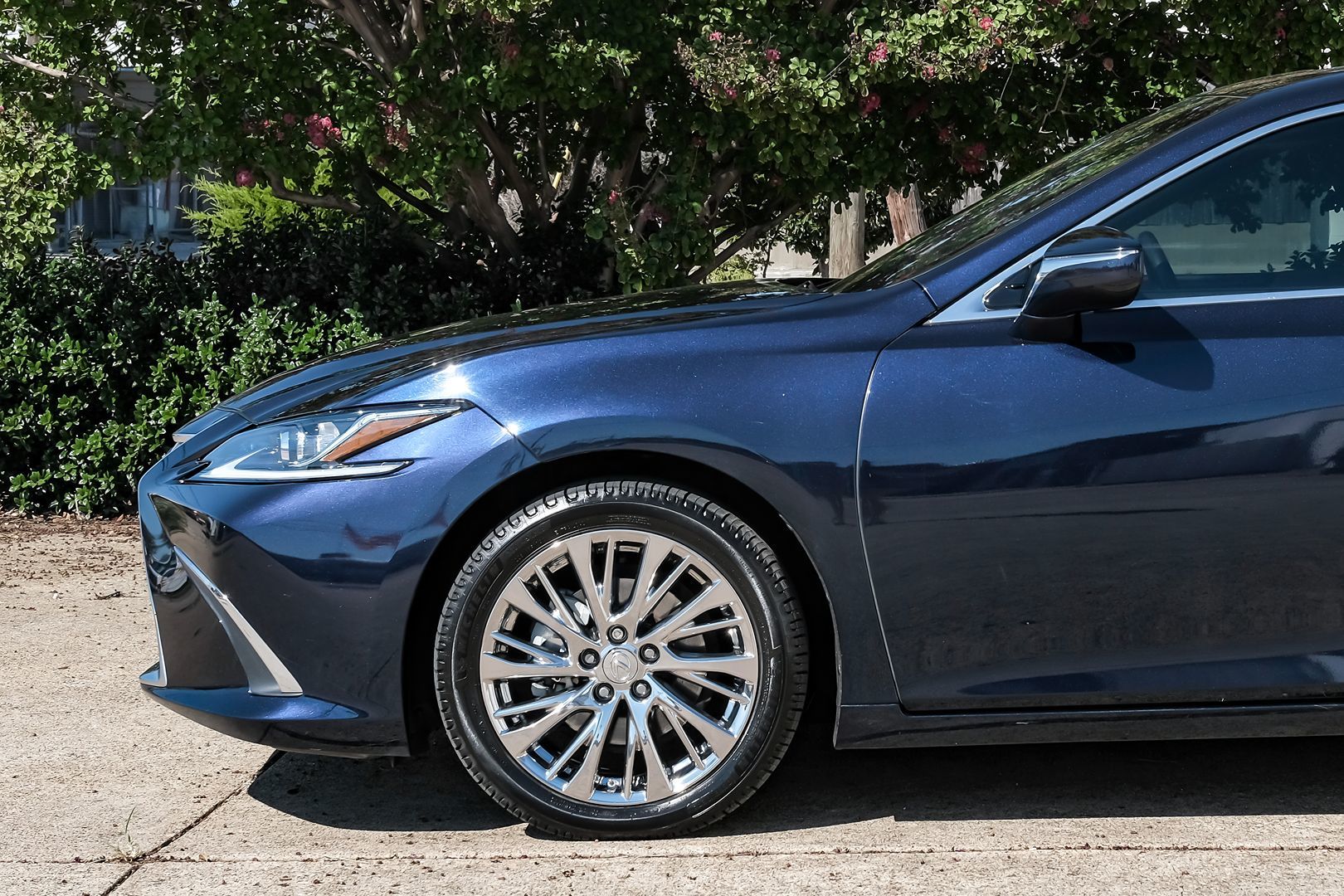 2021 Lexus ES 300h photo 16