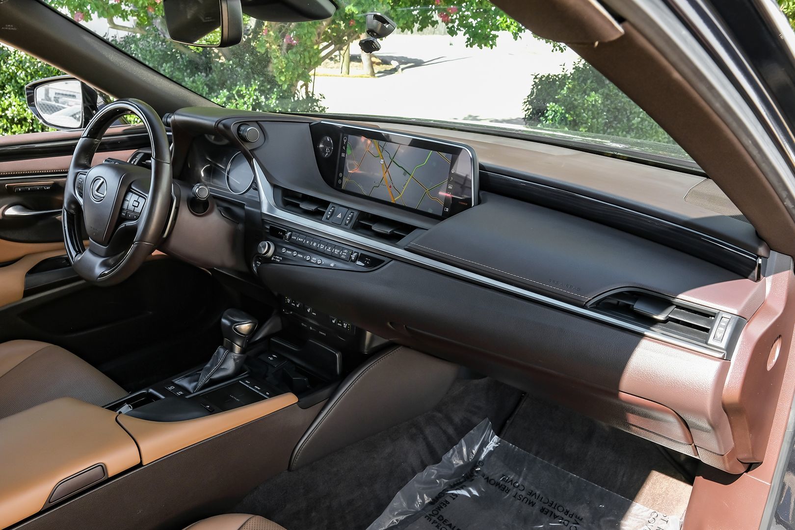 2021 Lexus ES 300h photo 18