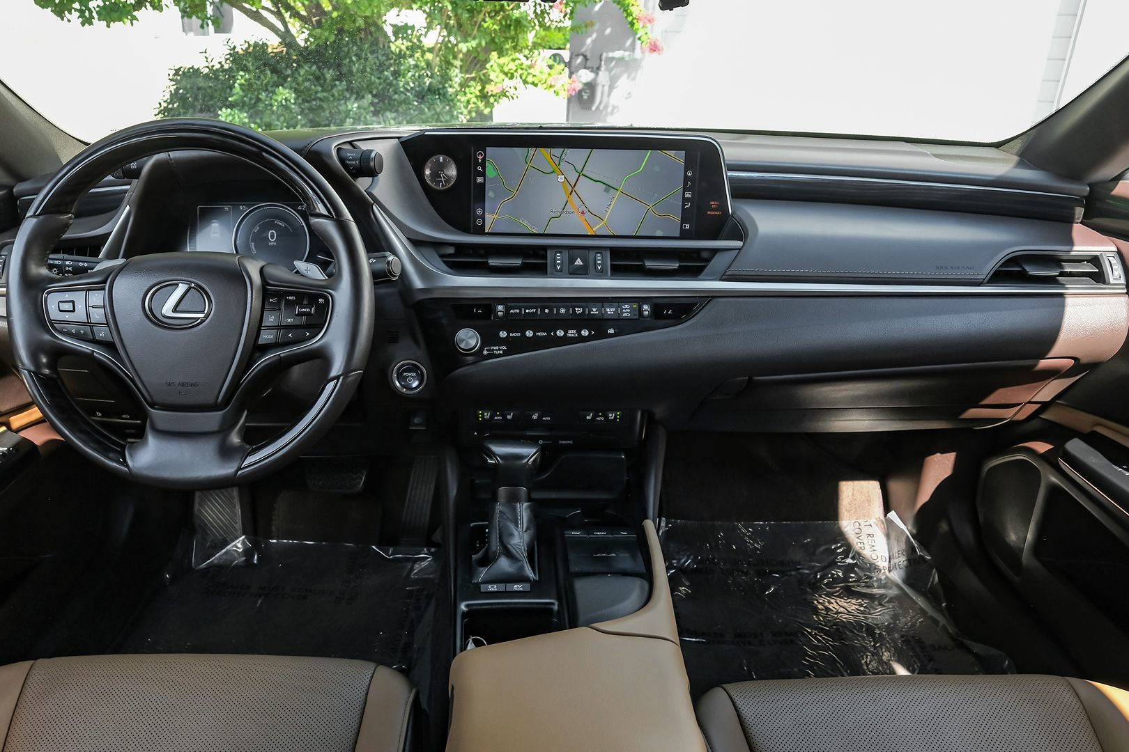 2021 Lexus ES 300h photo 19