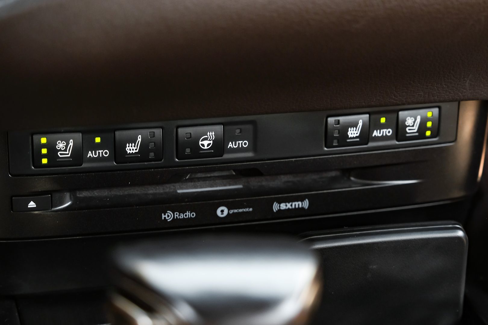 2021 Lexus ES 300h photo 30