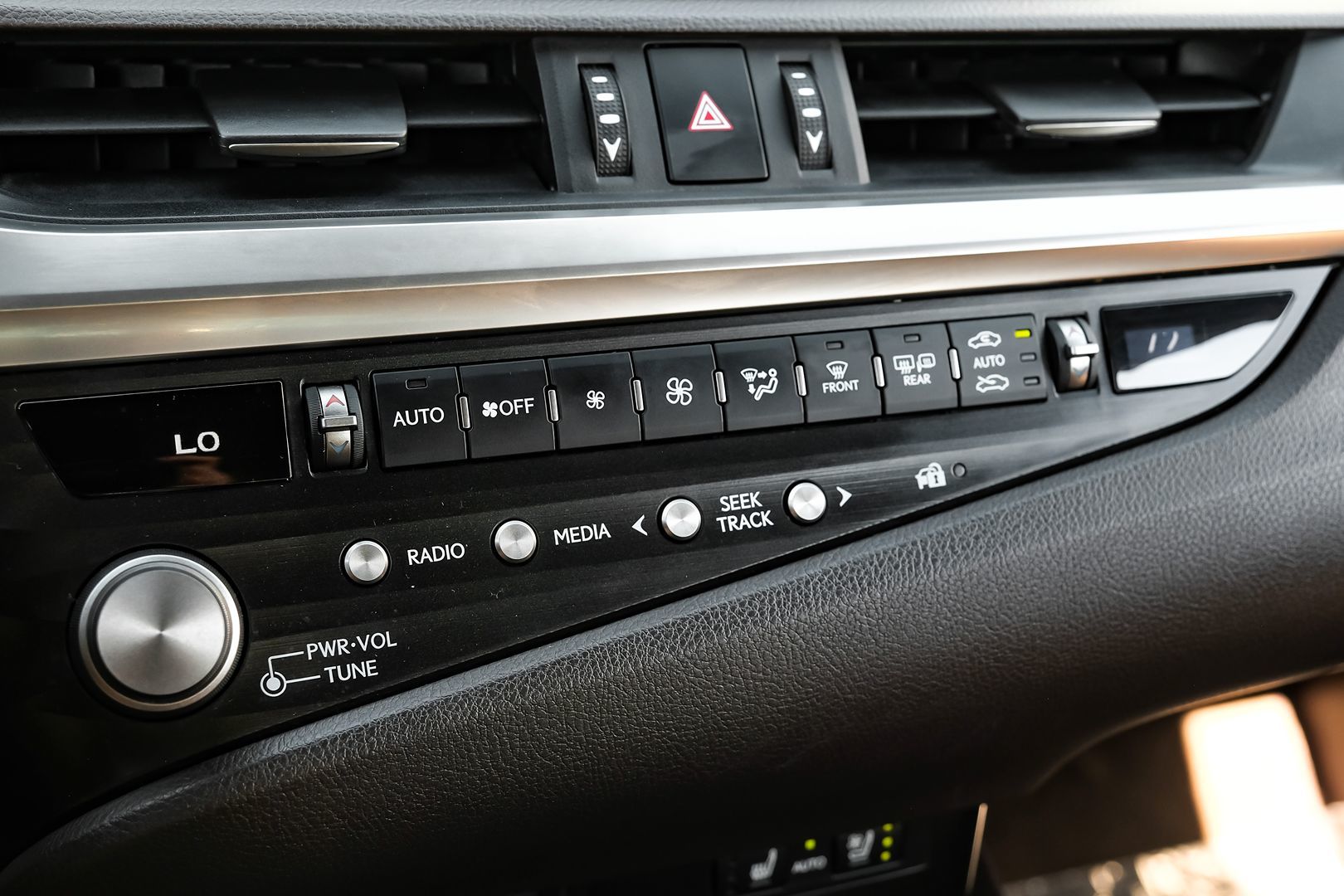 2021 Lexus ES 300h photo 31