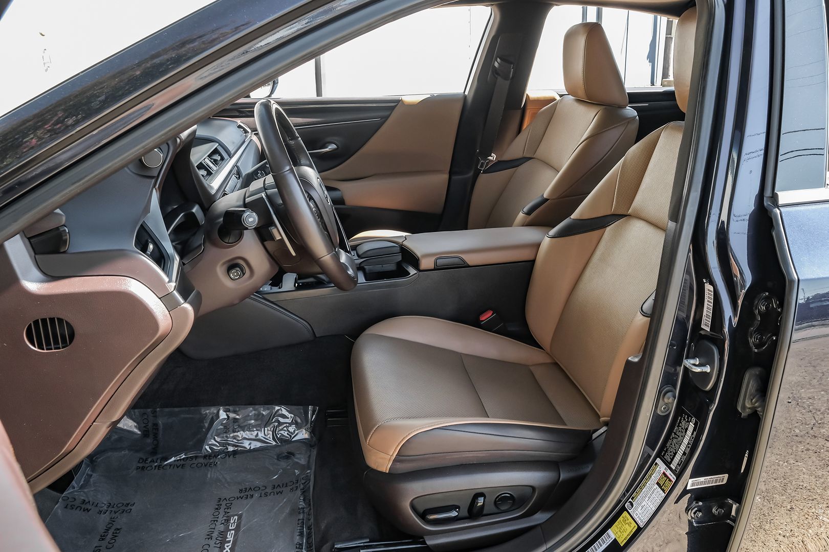 2021 Lexus ES 300h photo 35