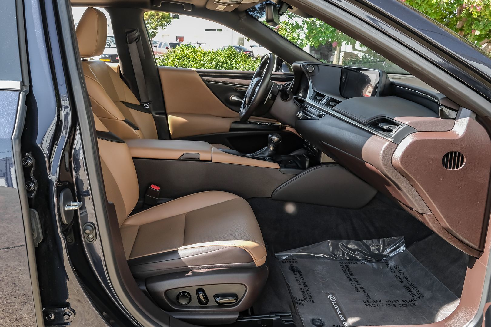 2021 Lexus ES 300h photo 36