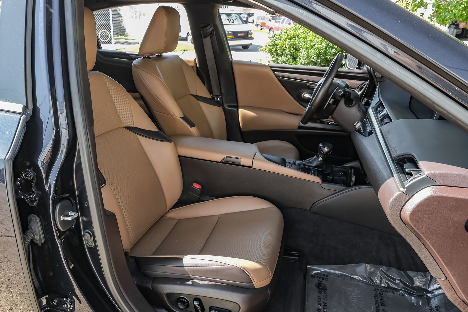 2021 Lexus ES 300h photo 37