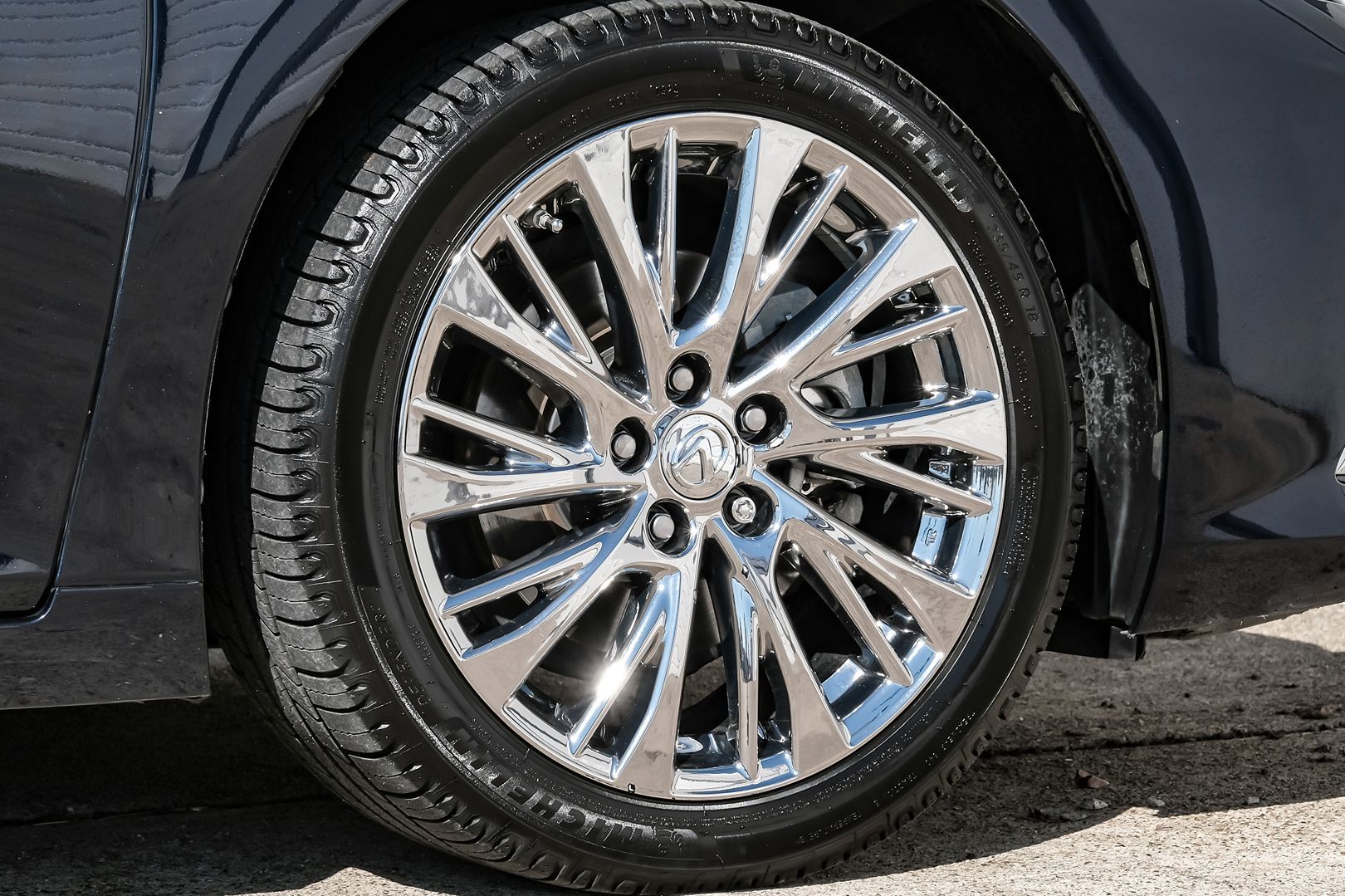 2021 Lexus ES 300h photo 55