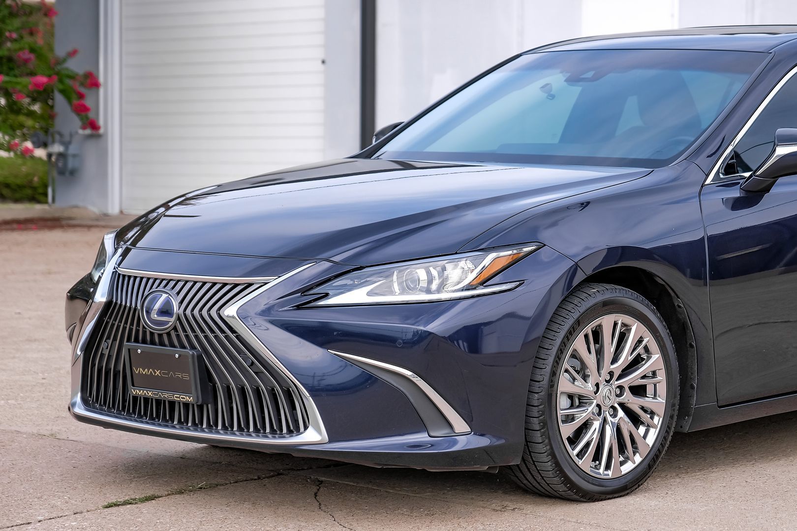 2021 Lexus ES 300h photo 5