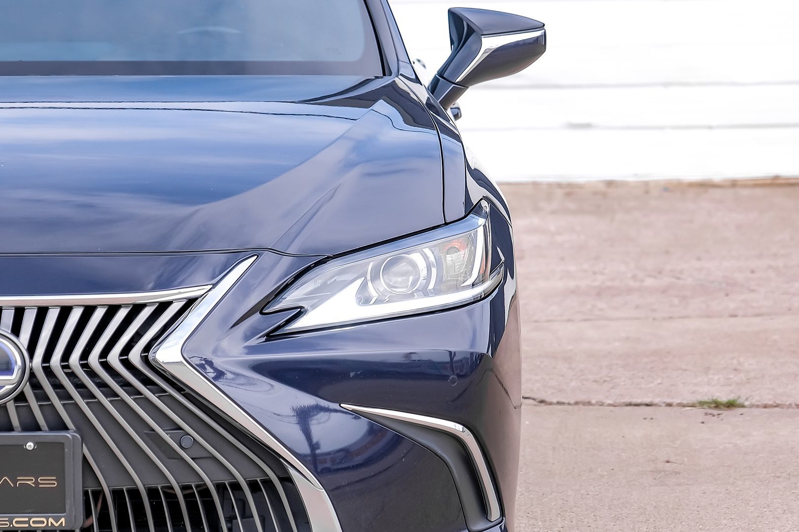 2021 Lexus ES 300h photo 48