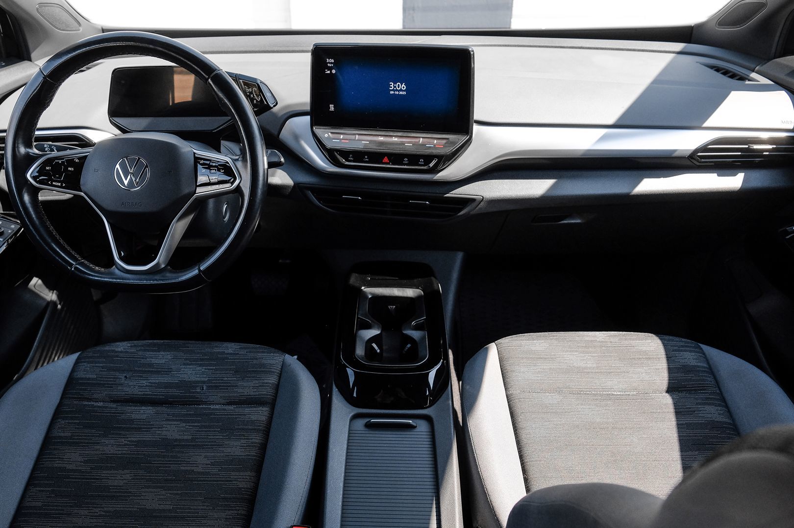 2021 Volkswagen ID.4 Pro photo 13
