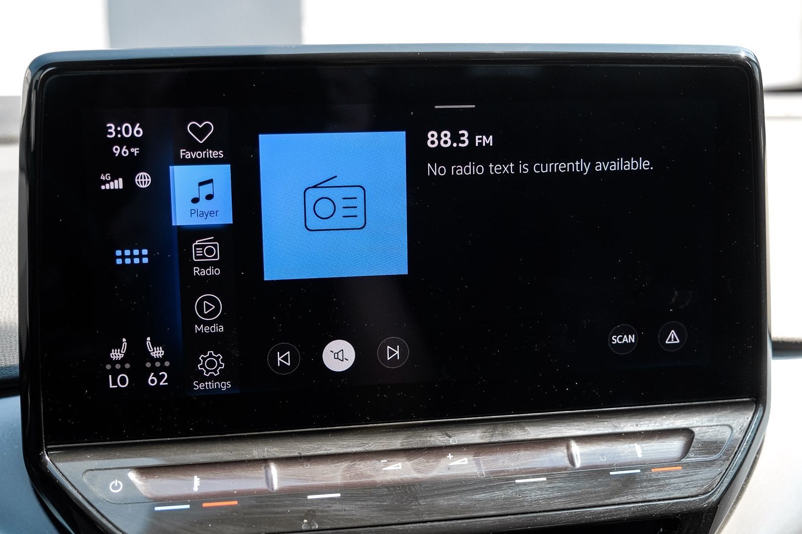 2021 Volkswagen ID.4 Pro photo 24