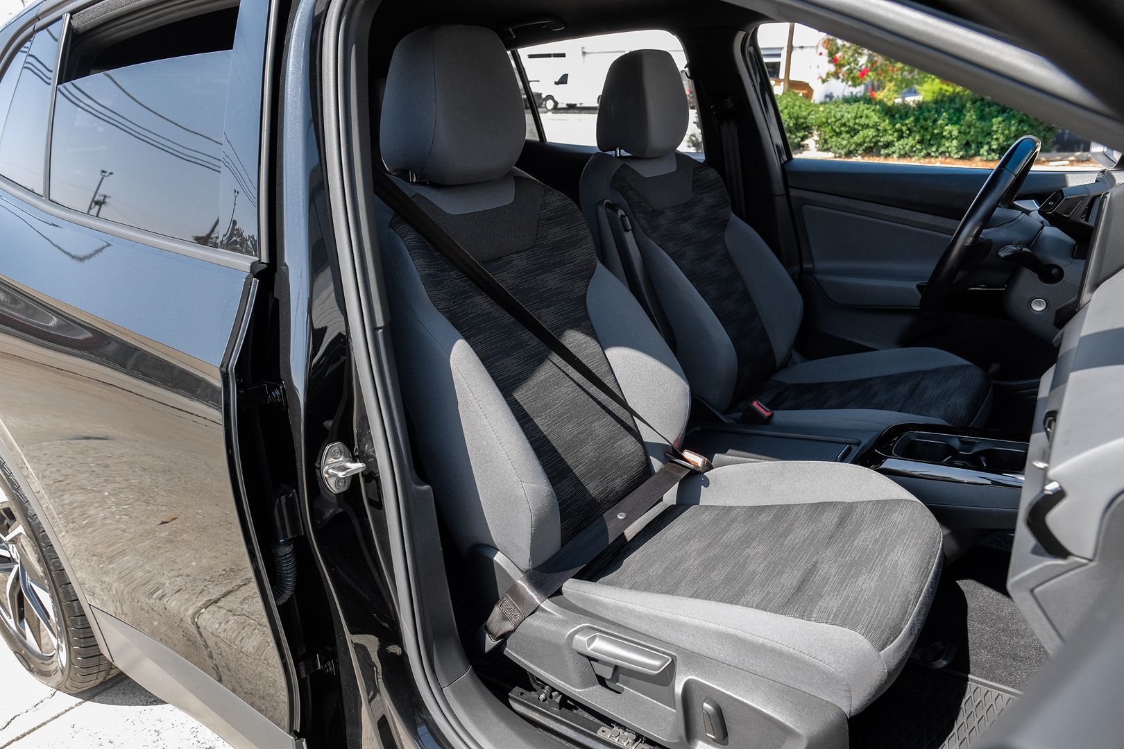 2021 Volkswagen ID.4 Pro photo 28
