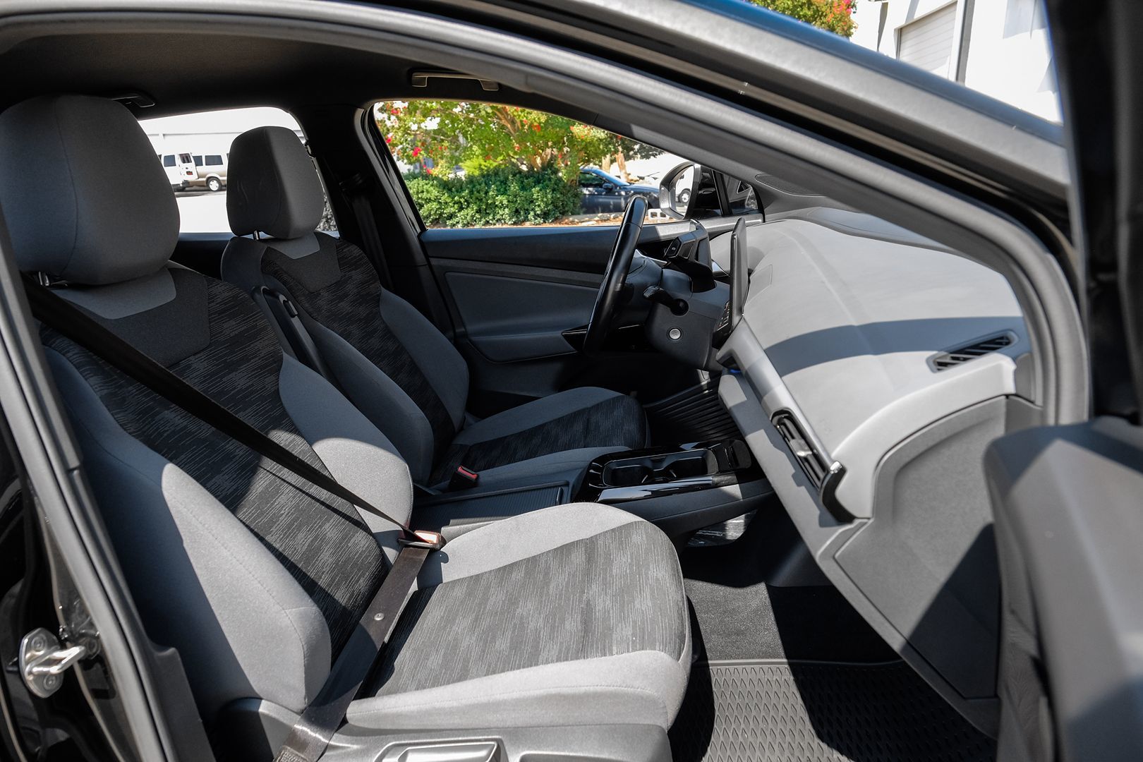 2021 Volkswagen ID.4 Pro photo 29