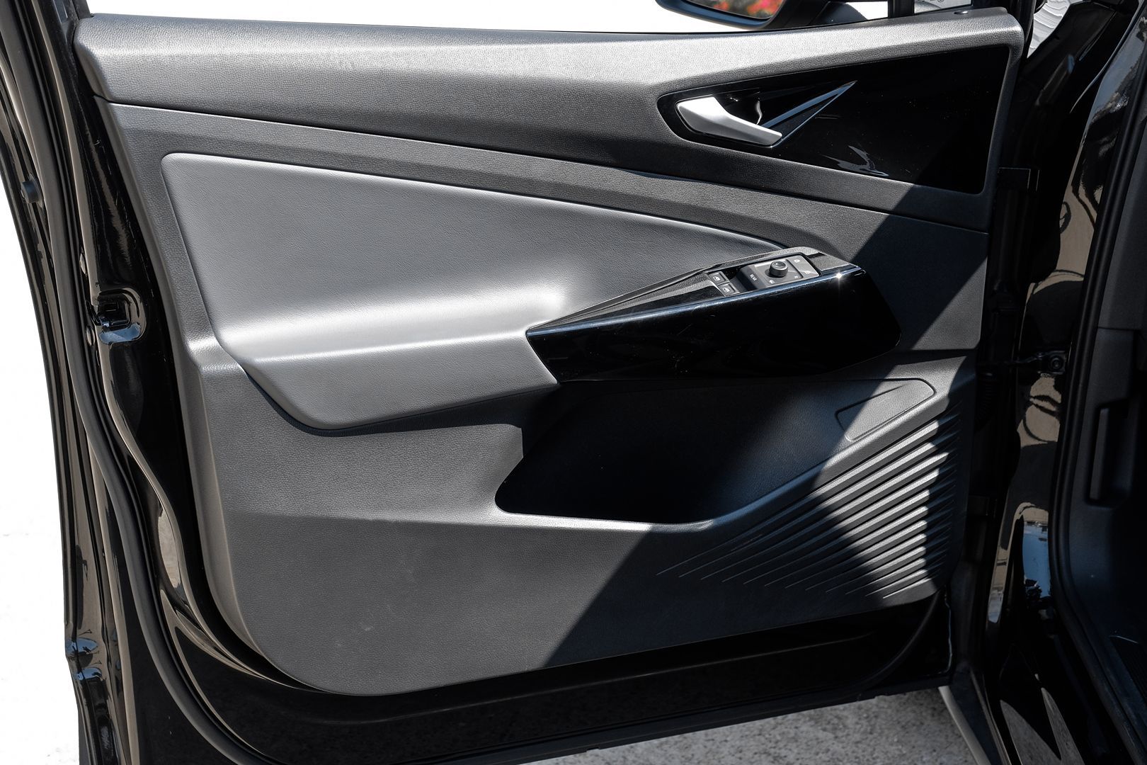 2021 Volkswagen ID.4 Pro photo 35