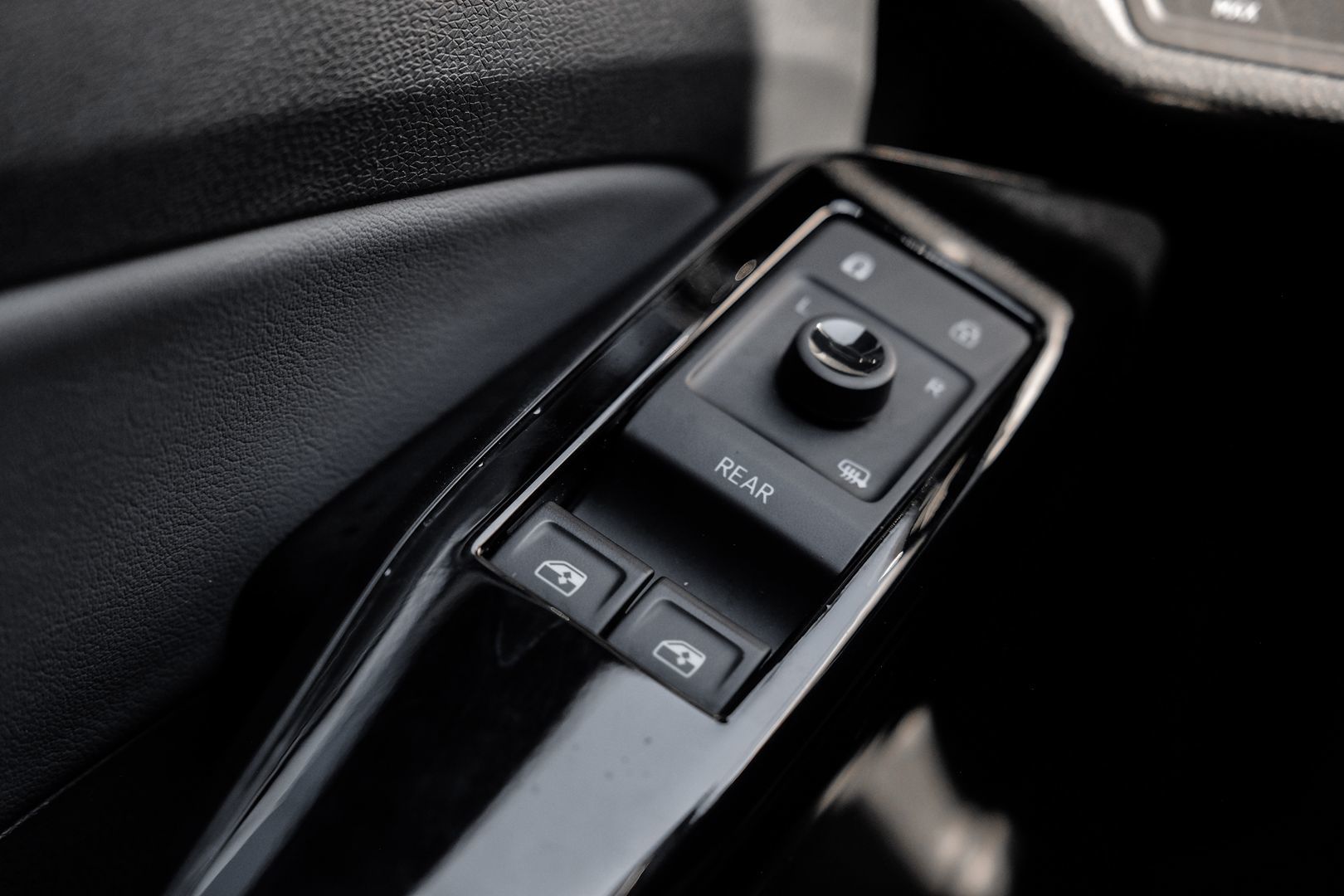 2021 Volkswagen ID.4 Pro photo 36