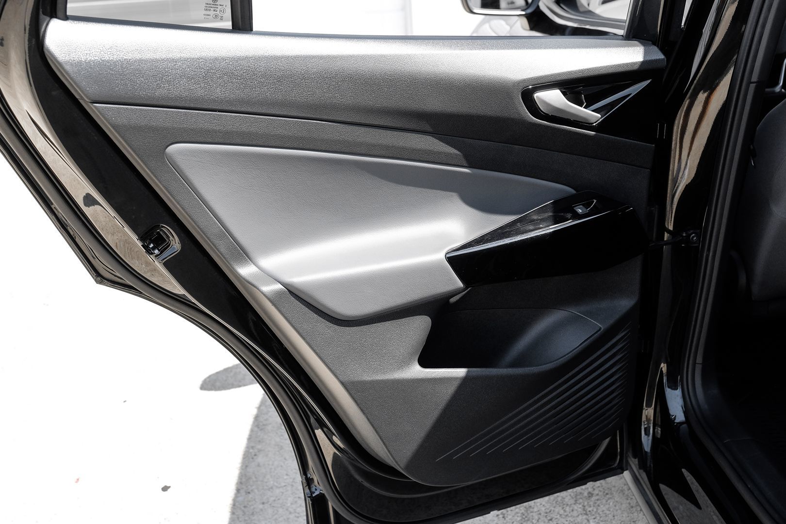 2021 Volkswagen ID.4 Pro photo 38