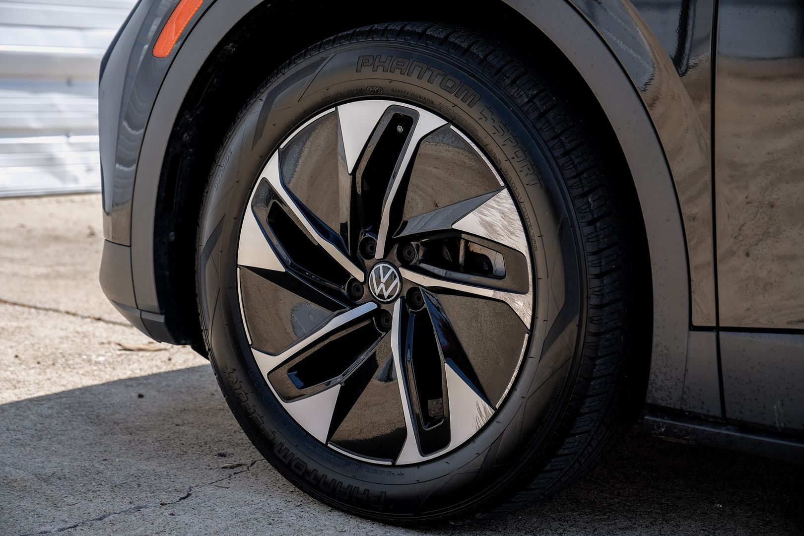 2021 Volkswagen ID.4 Pro photo 47
