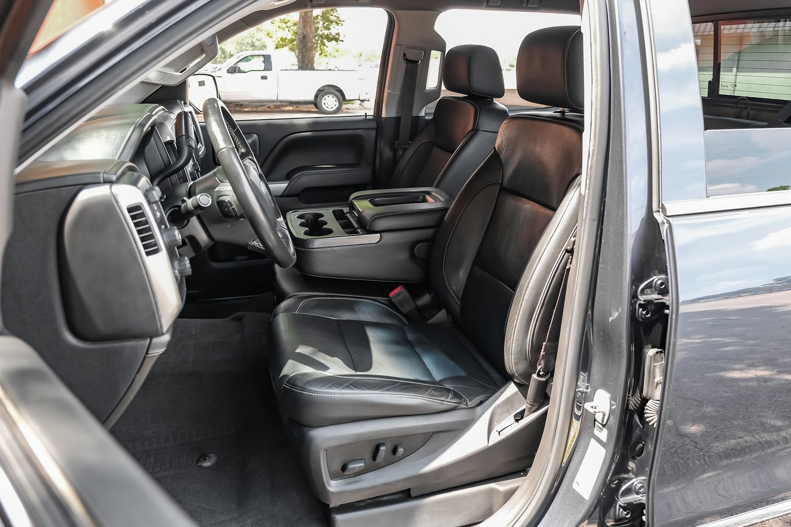 2018 Chevrolet Silverado 1500 LTZ Centennial Edition photo 23