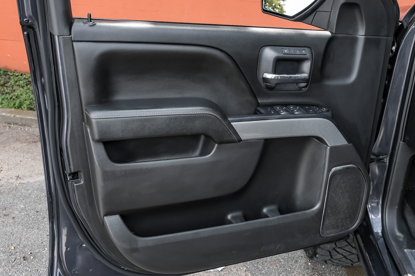 2018 Chevrolet Silverado 1500 LTZ Centennial Edition photo 32