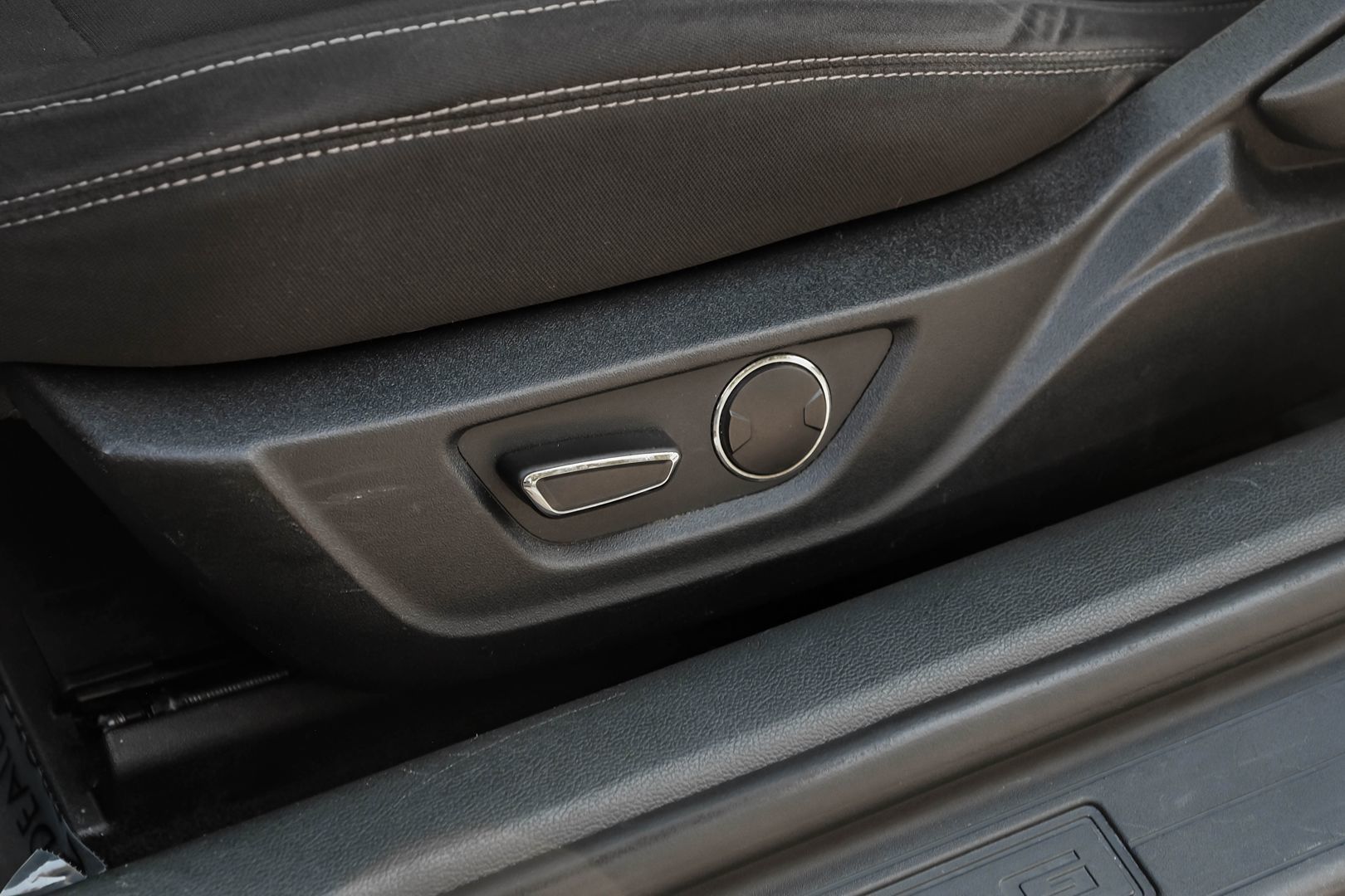 2019 Ford Mustang GT photo 32