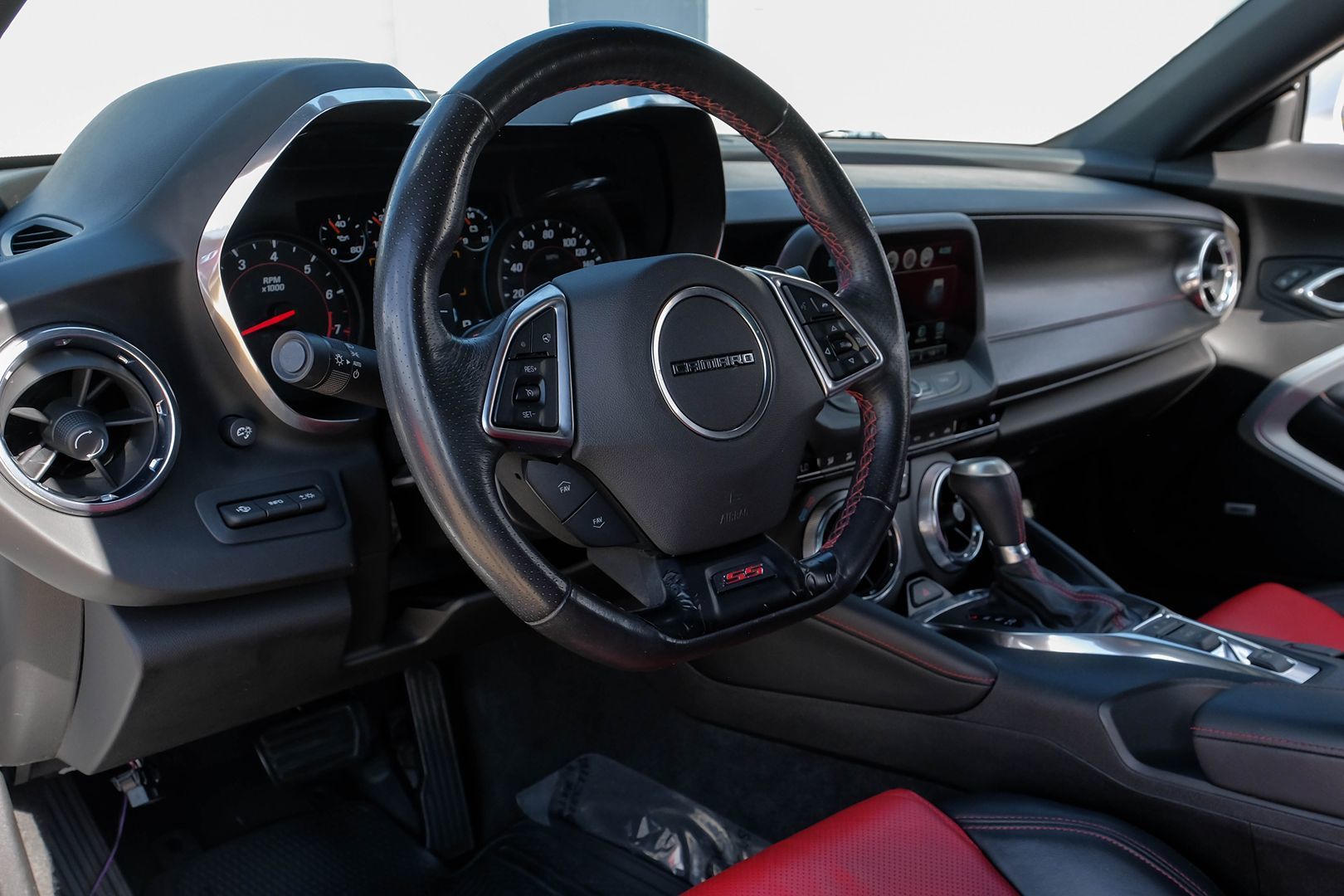 2018 Chevrolet Camaro 2SS photo 2