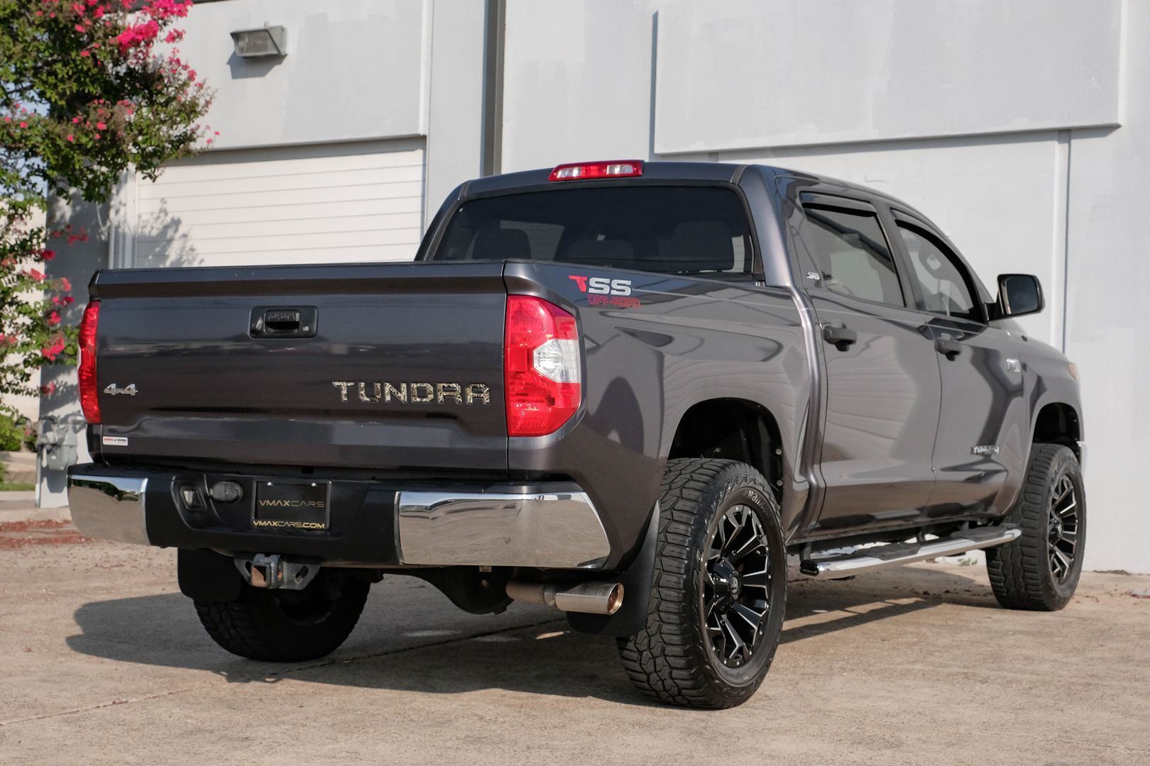 2018 Toyota Tundra SR5 photo 9