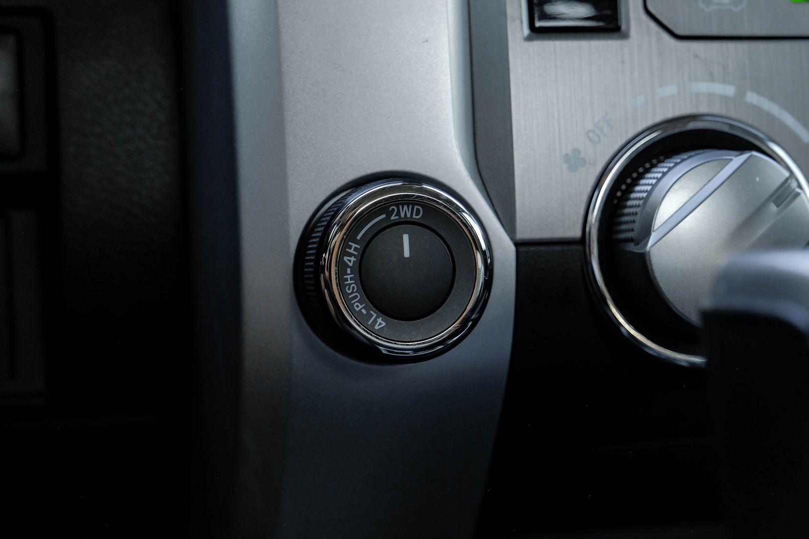 2018 Toyota Tundra SR5 photo 24